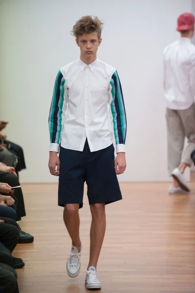 Look 3